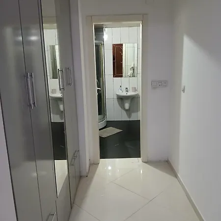 Citycenter Nest, 400m Far From The Apartment *